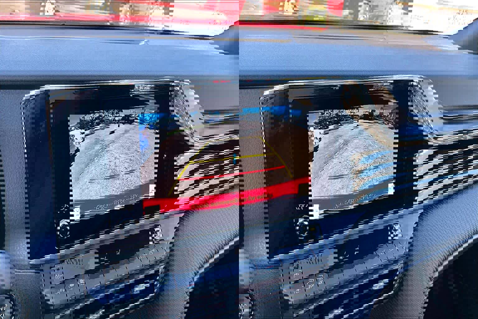 Used 2025 Toyota Camry SE image 25