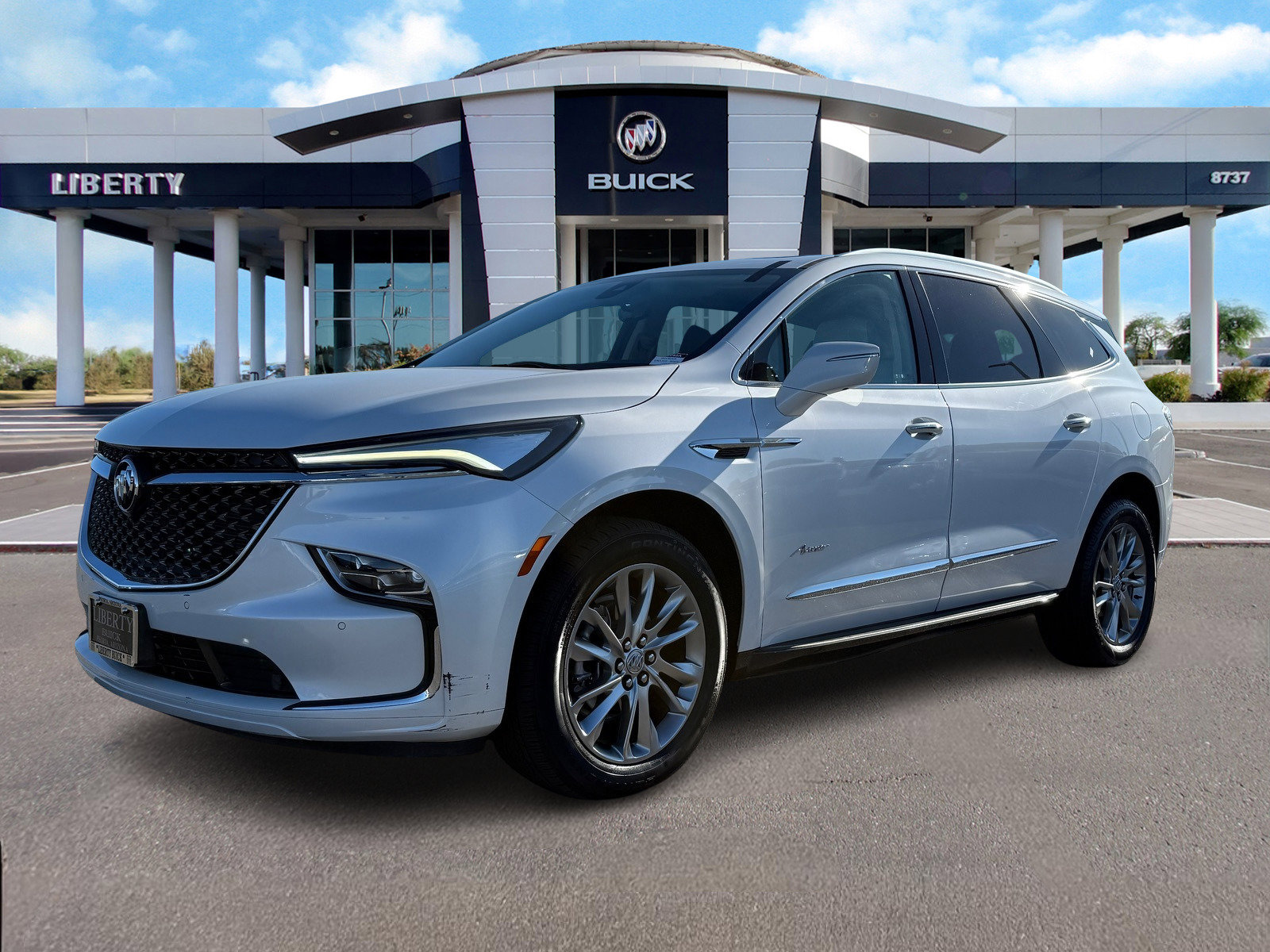 Used 2023 Buick Enclave Avenir w/ Avenir Technology Package image 8