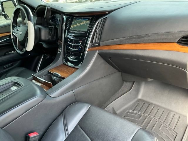 Used 2017 Cadillac Escalade 2WD image 22