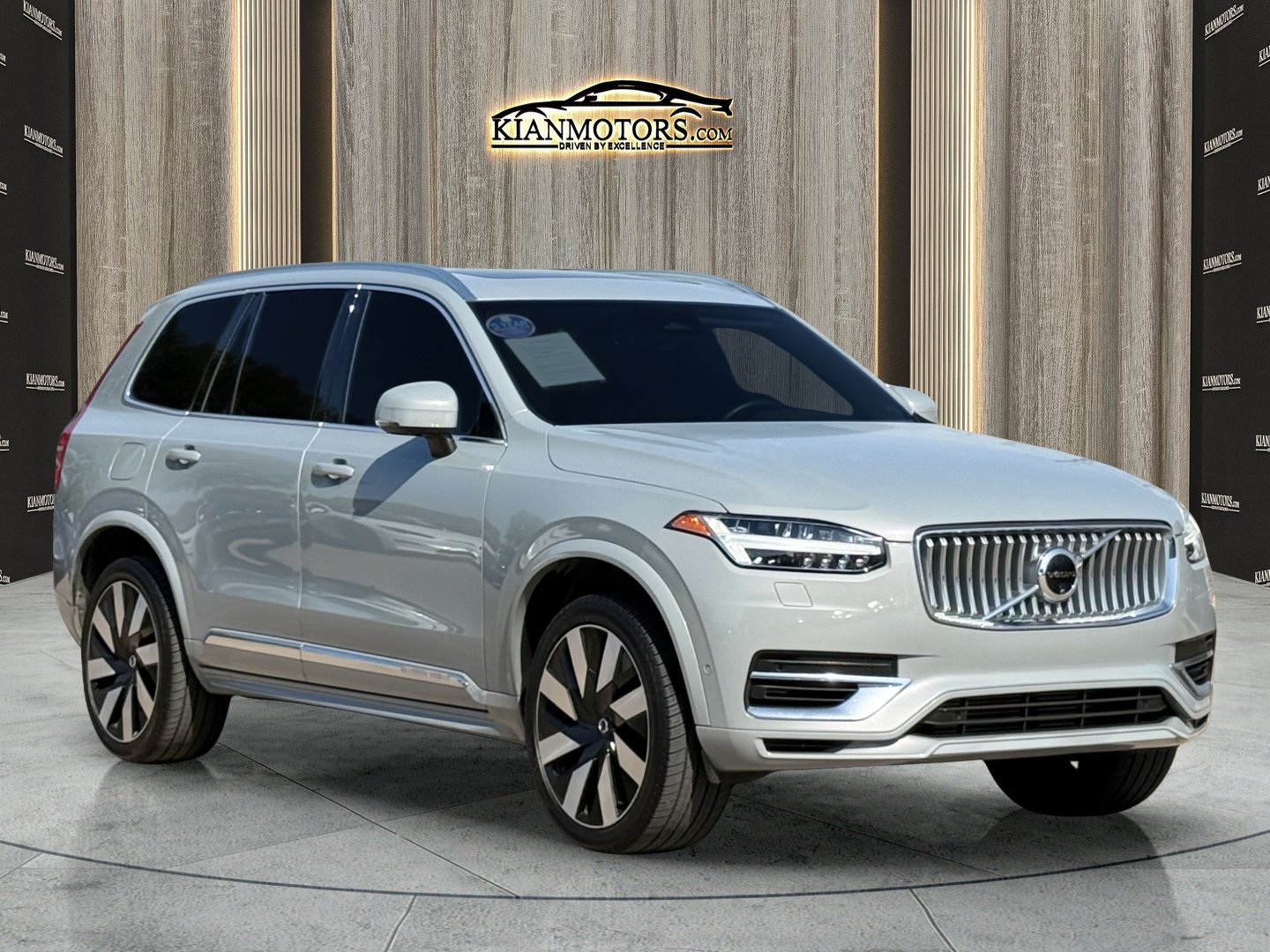 Used 2024 Volvo XC90 T8 Plus w/ Protection Package Premier