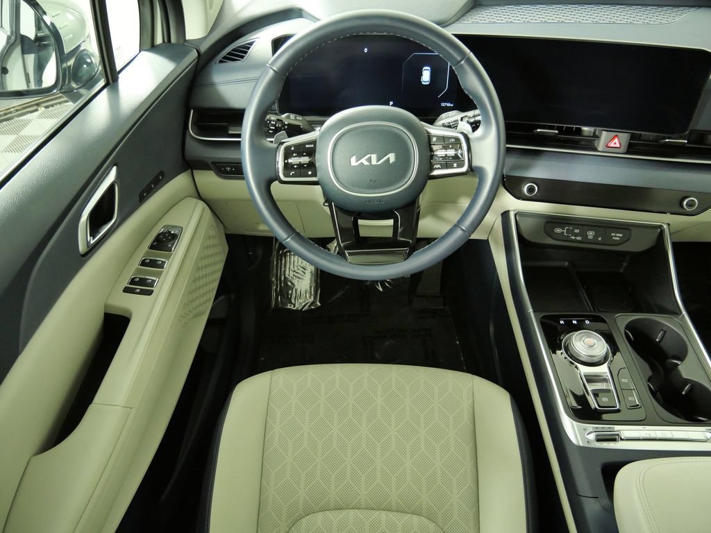Used 2026 Kia Carnival SX FWD image 21