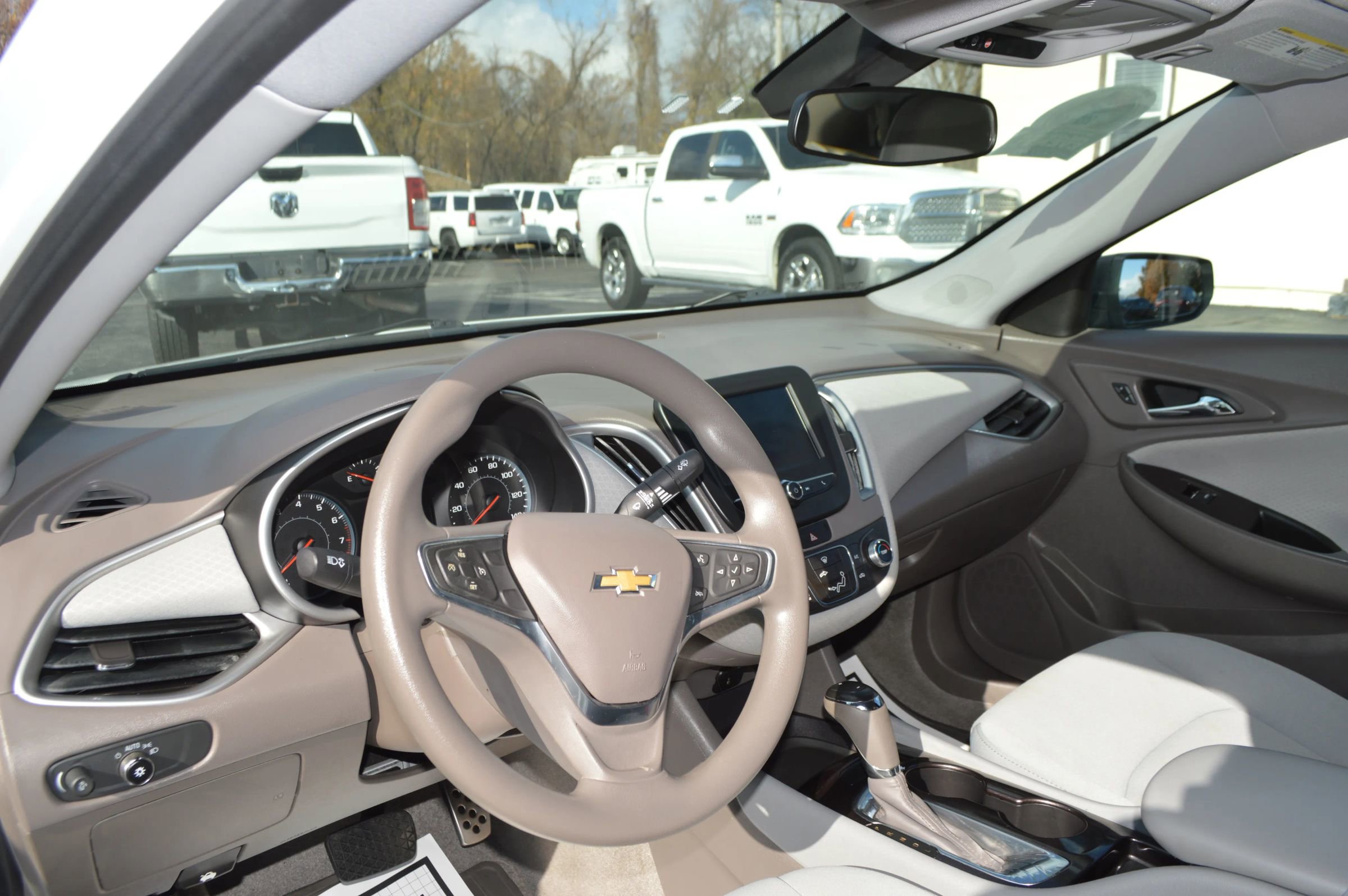 Used 2017 Chevrolet Malibu LS FWD image 15