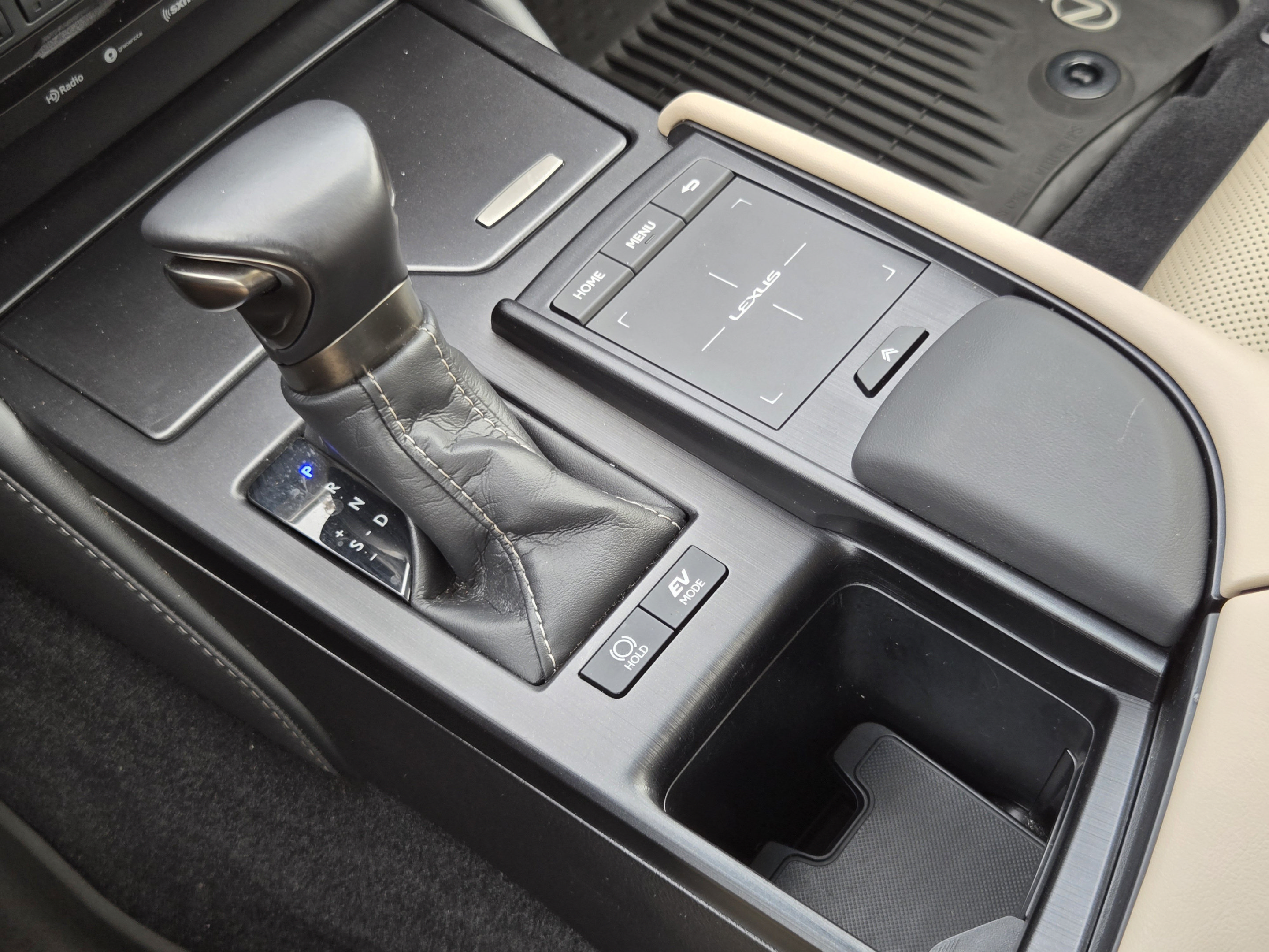 Used 2020 Lexus ES 300h w/ Premium Package FWD image 16