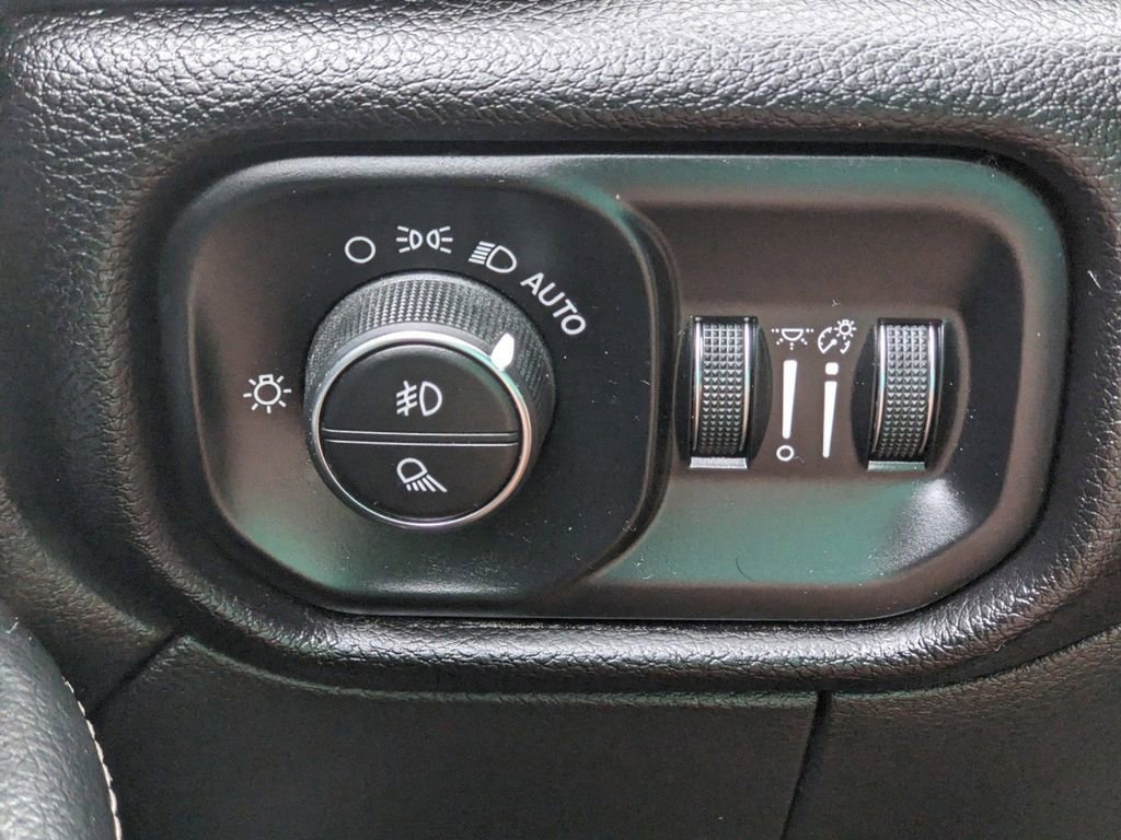 Used 2024 RAM 2500 Laramie image 32