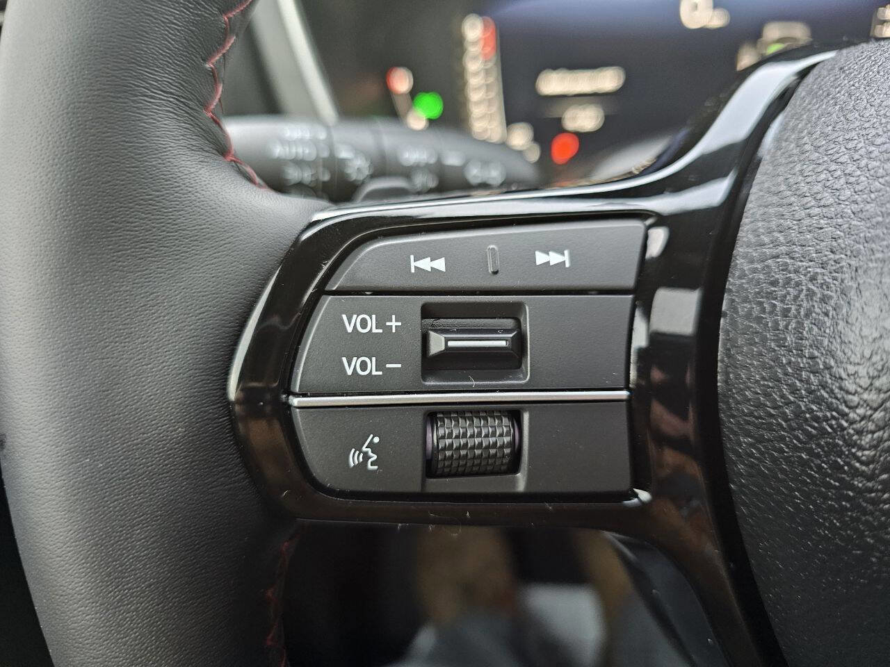 Used 2025 Honda Pilot Black Edition image 36