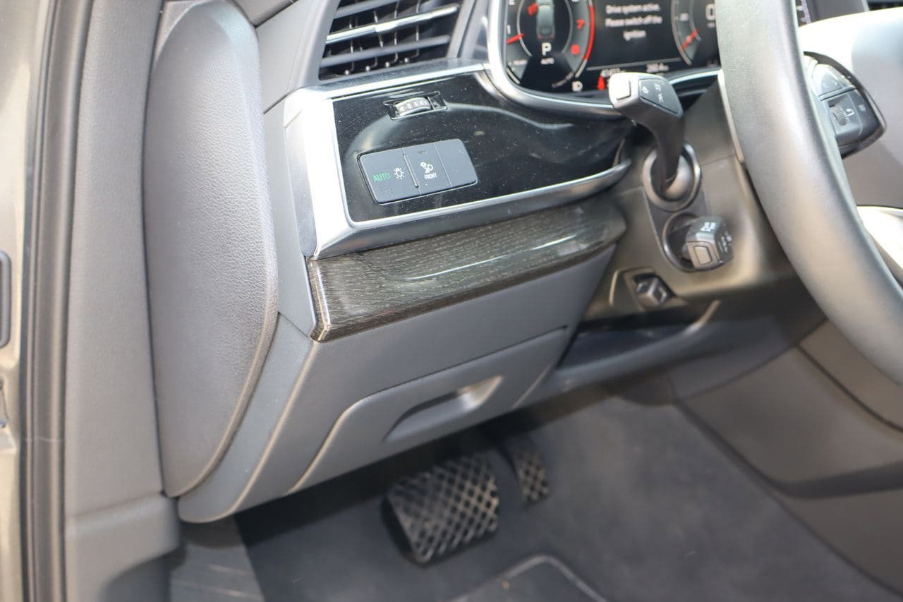 Used 2025 Audi Q7 3.0T Premium Plus AWD/4WD image 30