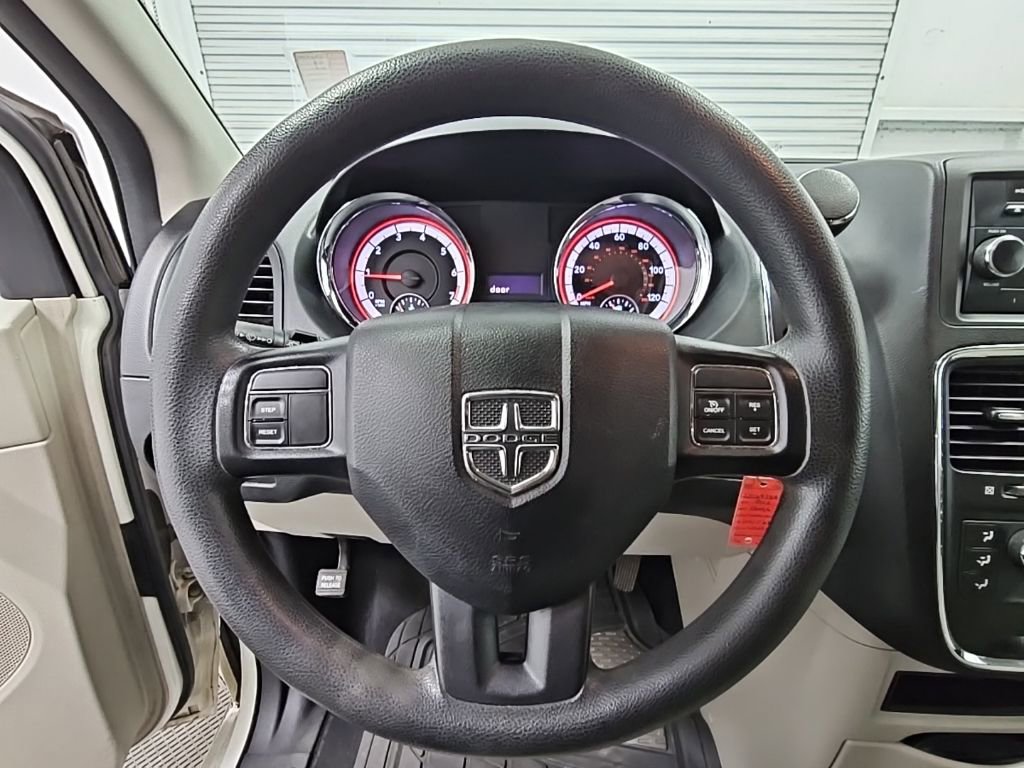 Used 2013 Dodge Grand Caravan SE image 18