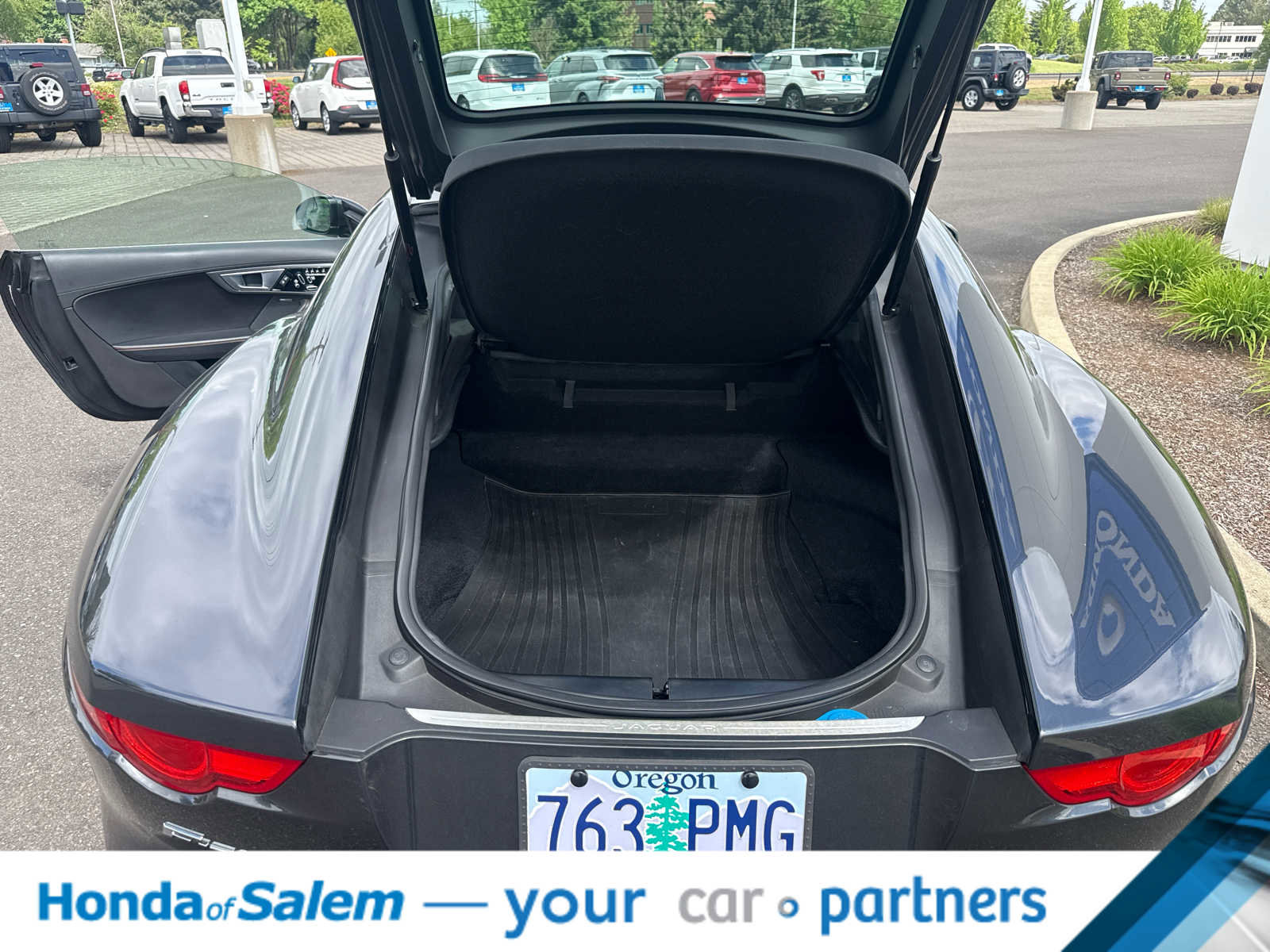 Used 2016 Jaguar F-TYPE S RWD image 12