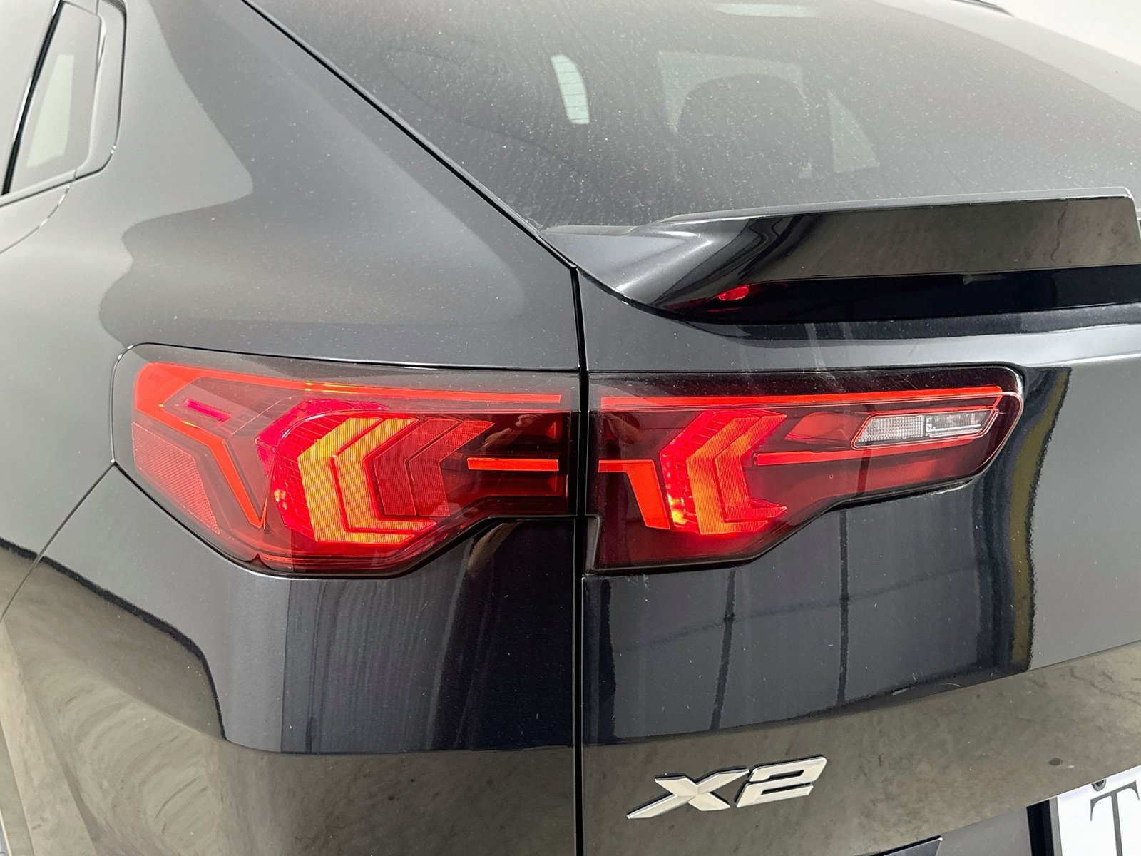 New 2027 BMW X2 xDrive28i AWD/4WD image 12