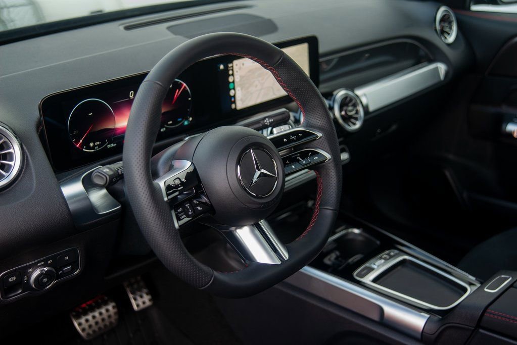 Certified 2025 Mercedes-Benz GLB 250 4MATIC image 30