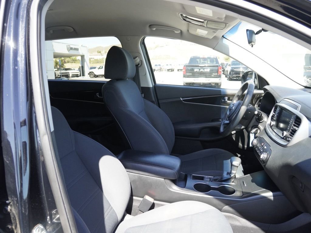 Used 2019 Kia Sorento LX image 22