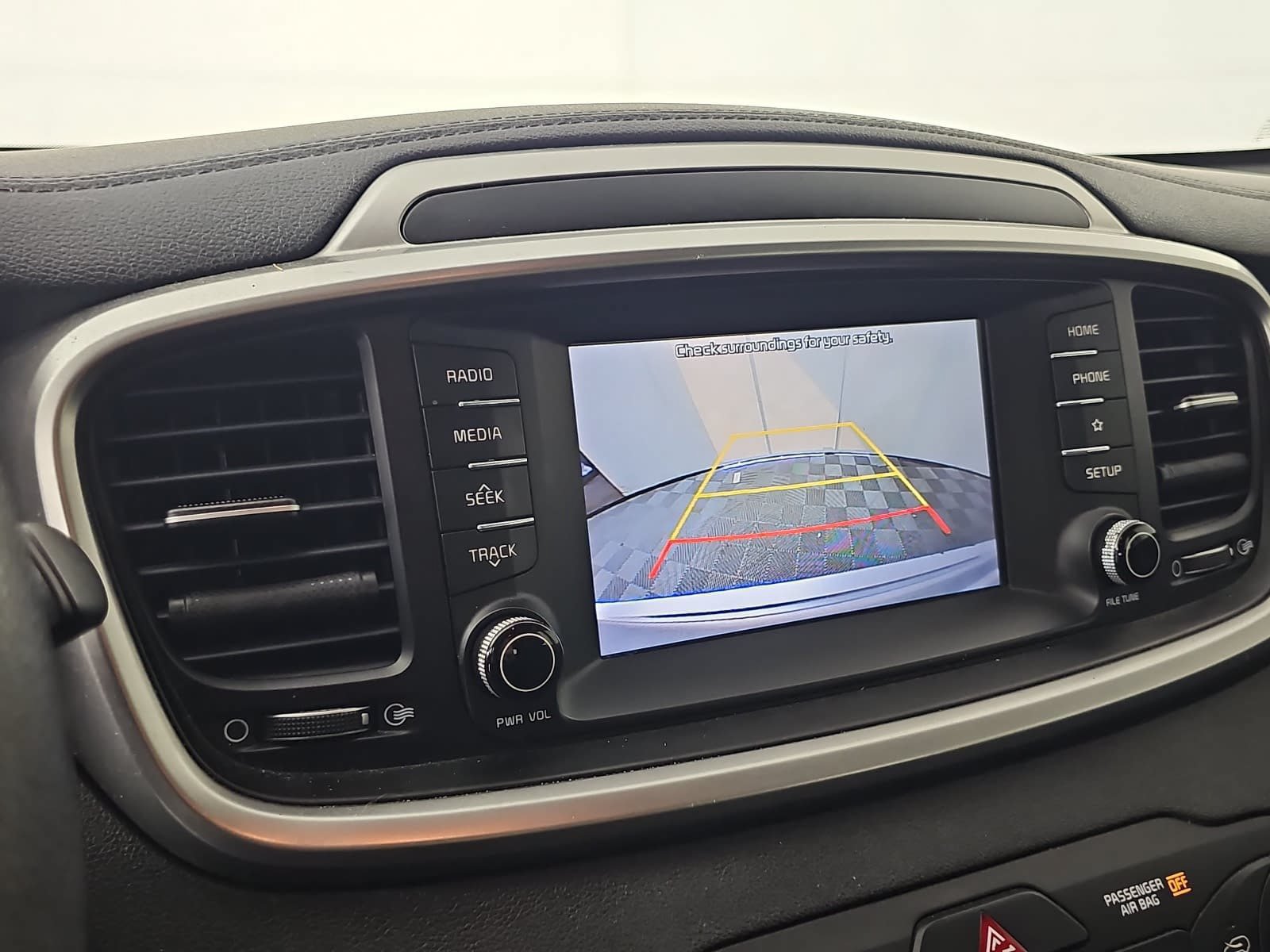 Used 2020 Kia Sorento LX FWD image 20