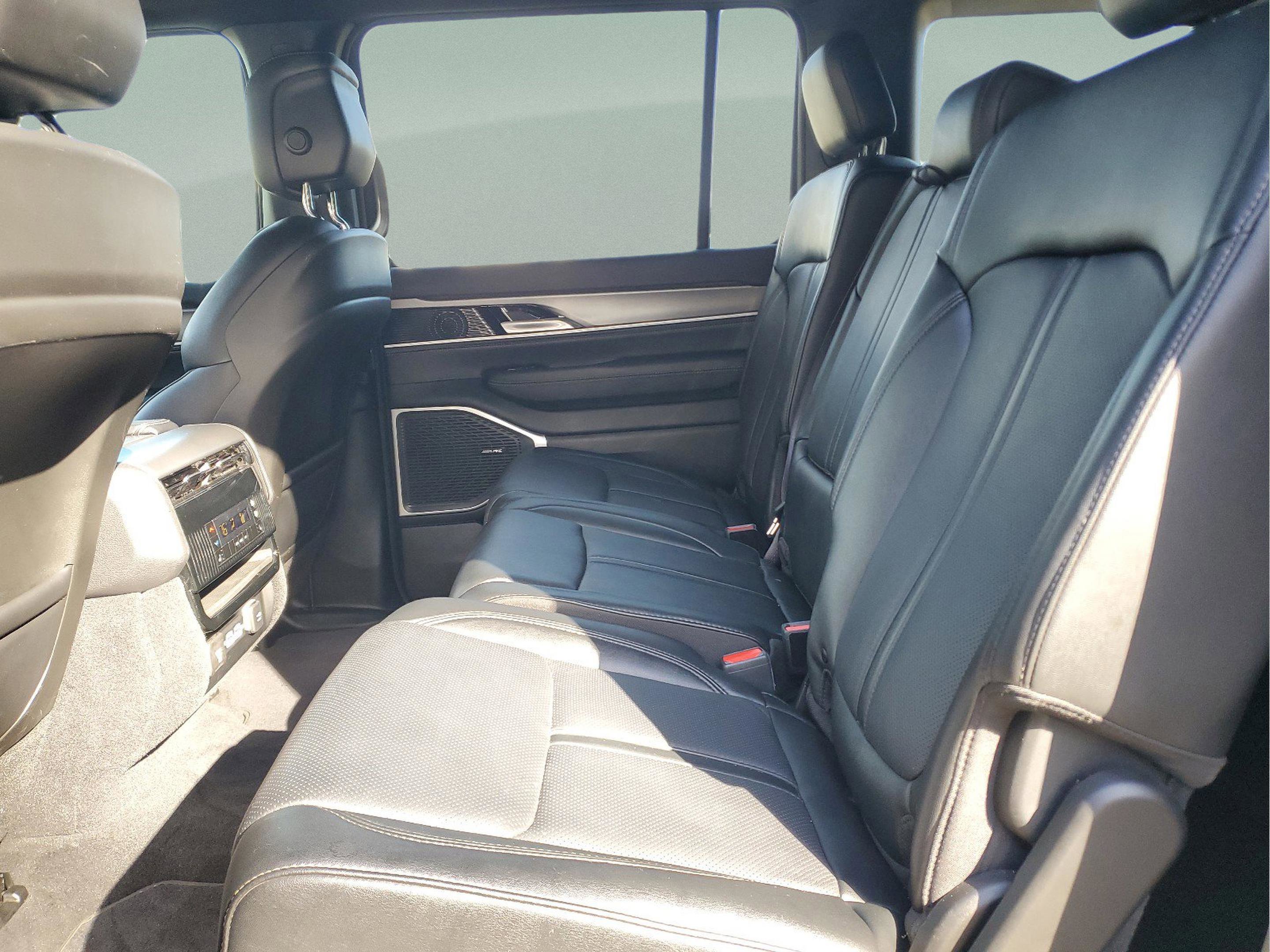 Certified 2025 Jeep Wagoneer Series II image 9