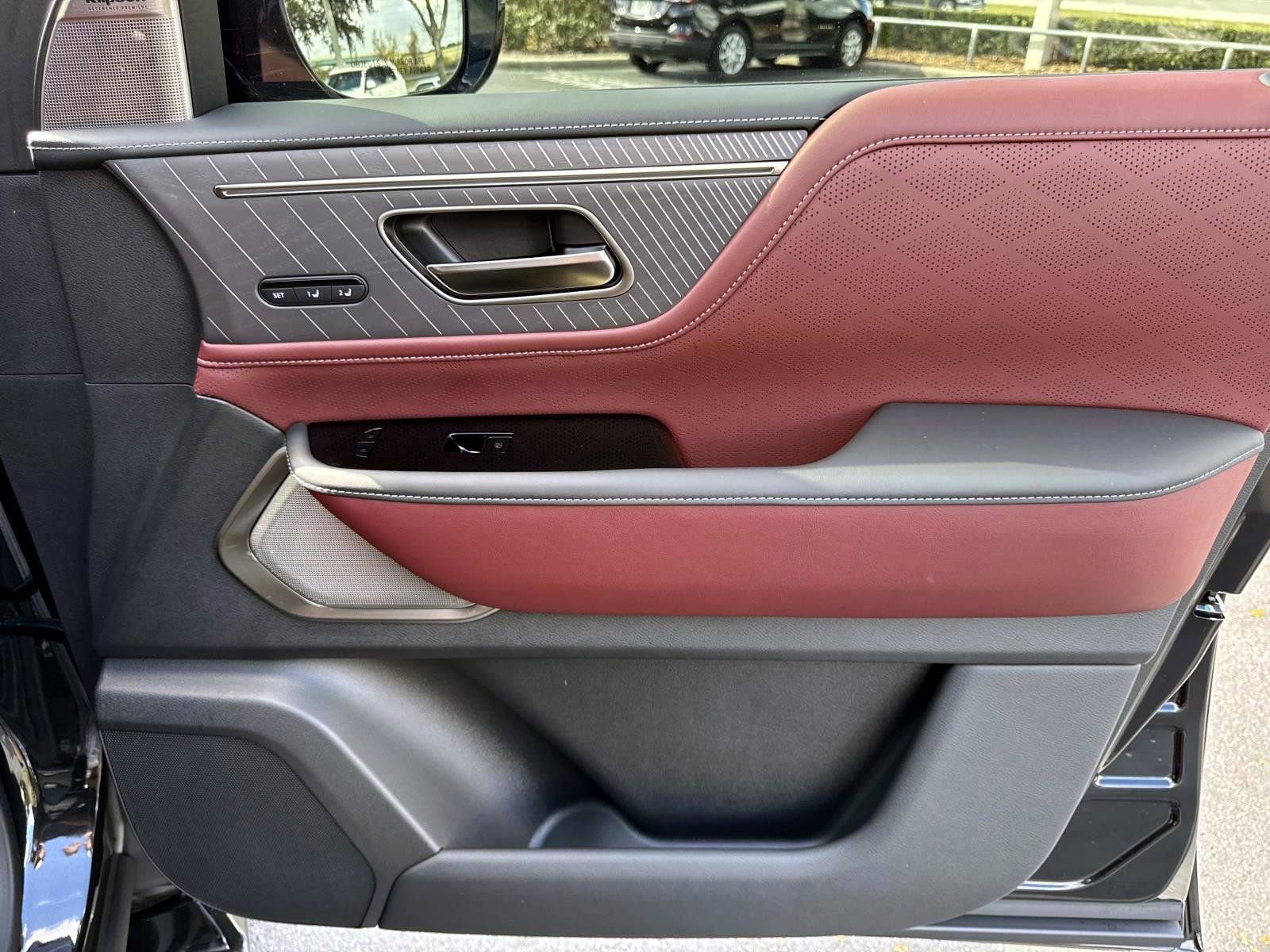 New 2026 INFINITI QX80 Autograph w/ Premium Cargo Package image 13