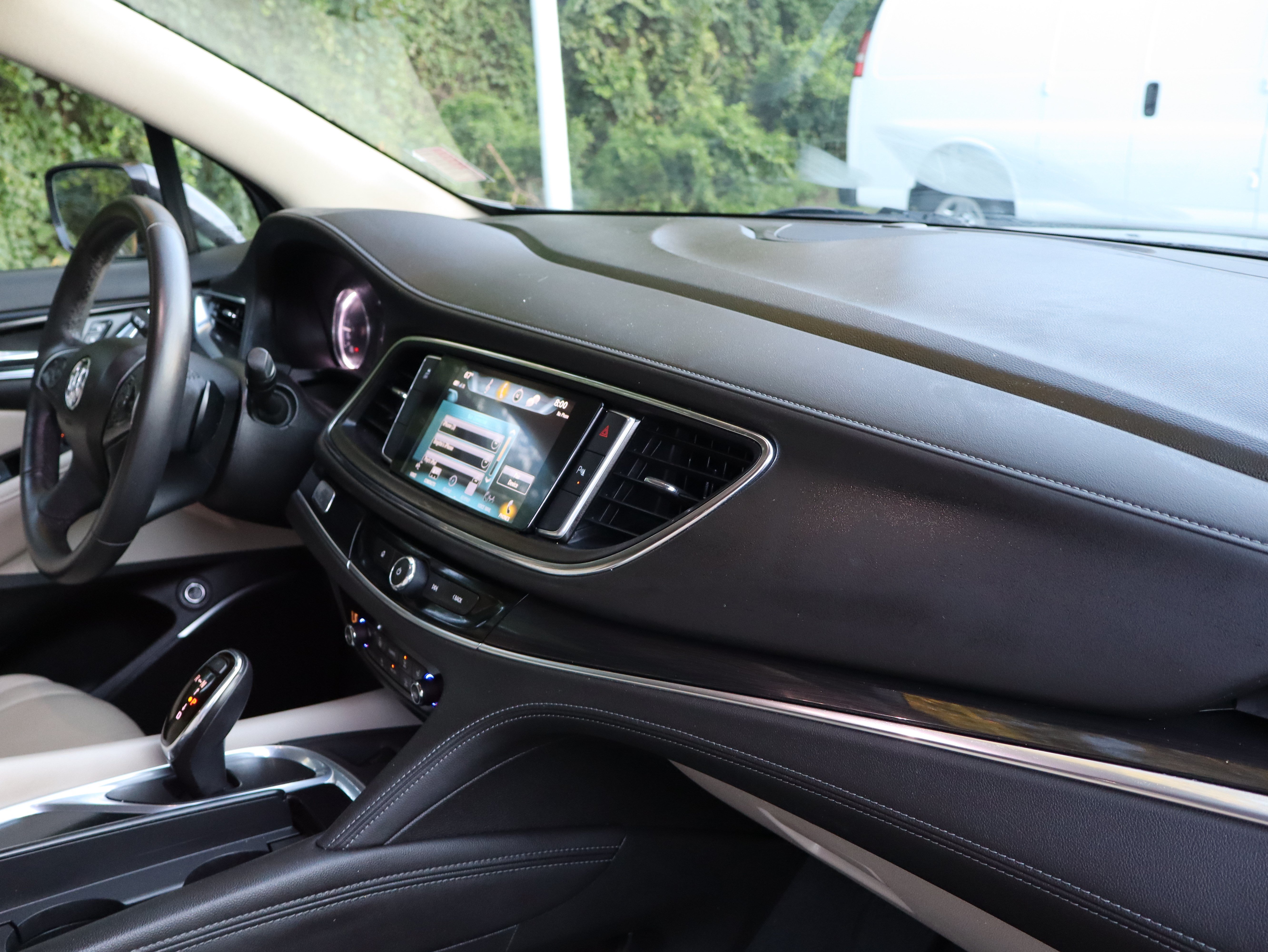 Used 2019 Buick Enclave Essence FWD image 31