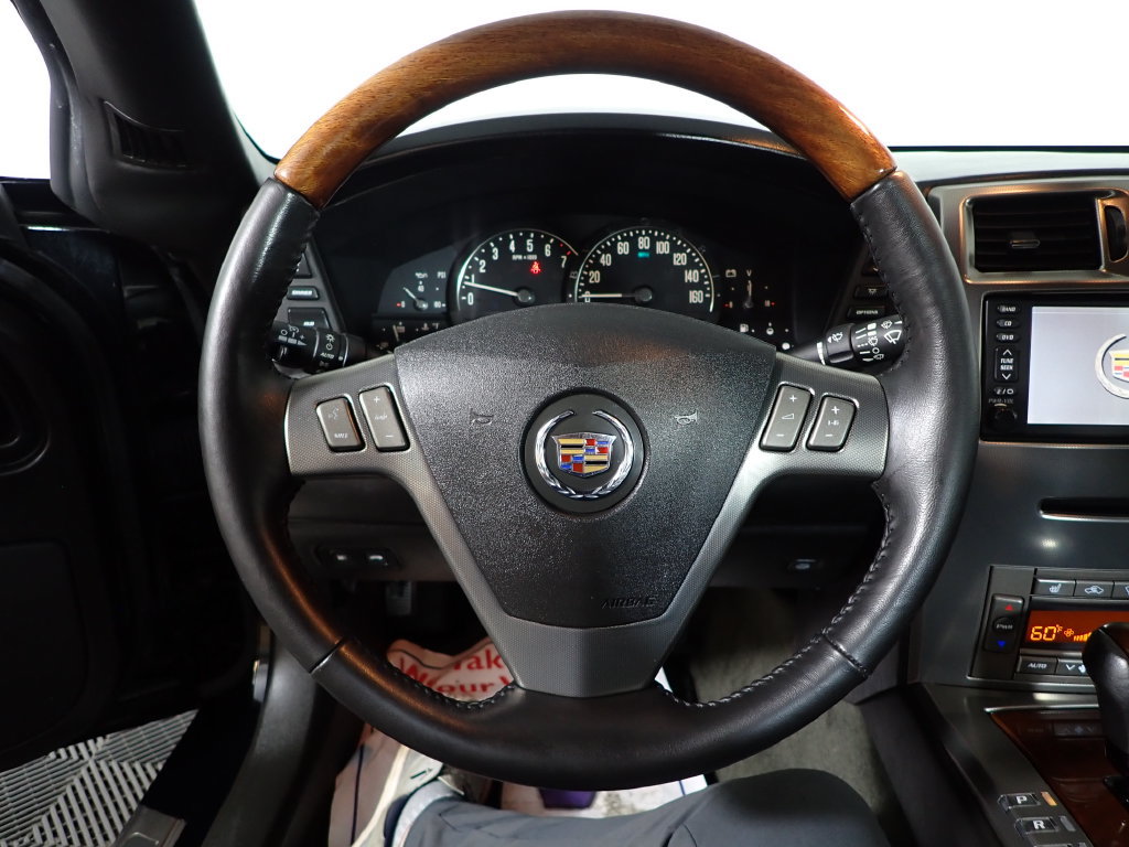 Used 2005 Cadillac XLR RWD image 23