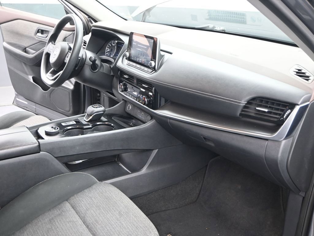 Used 2021 Nissan Rogue SV image 25