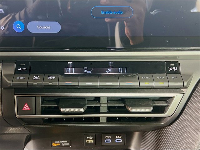 Used 2025 Toyota Camry SE image 22