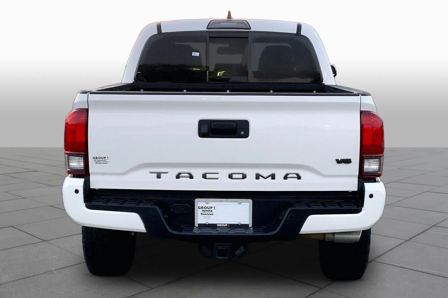 Used 2019 Toyota Tacoma TRD Off-Road w/ Technology Package AWD/4WD image 5