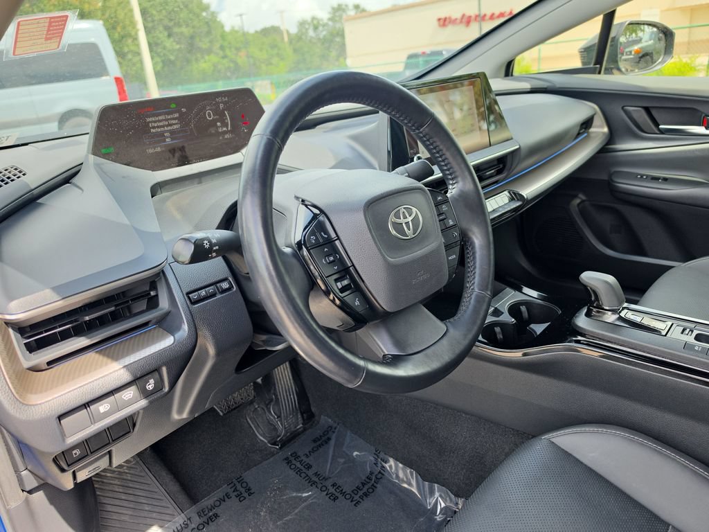 Used 2024 Toyota Prius XLE FWD image 8