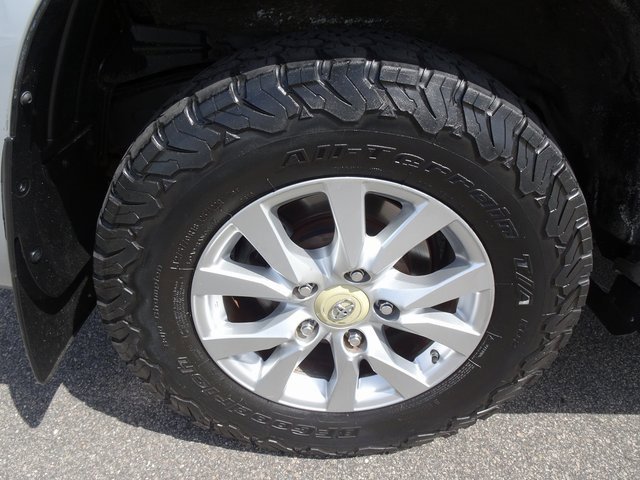 Used 2017 Toyota Land Cruiser image 37