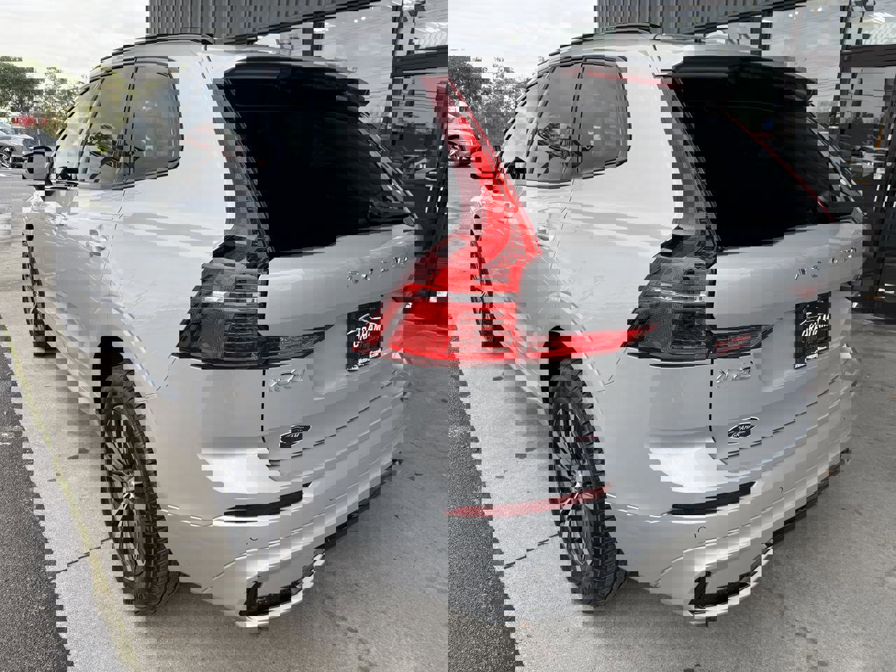 Used 2024 Volvo XC60 B5 Core image 7