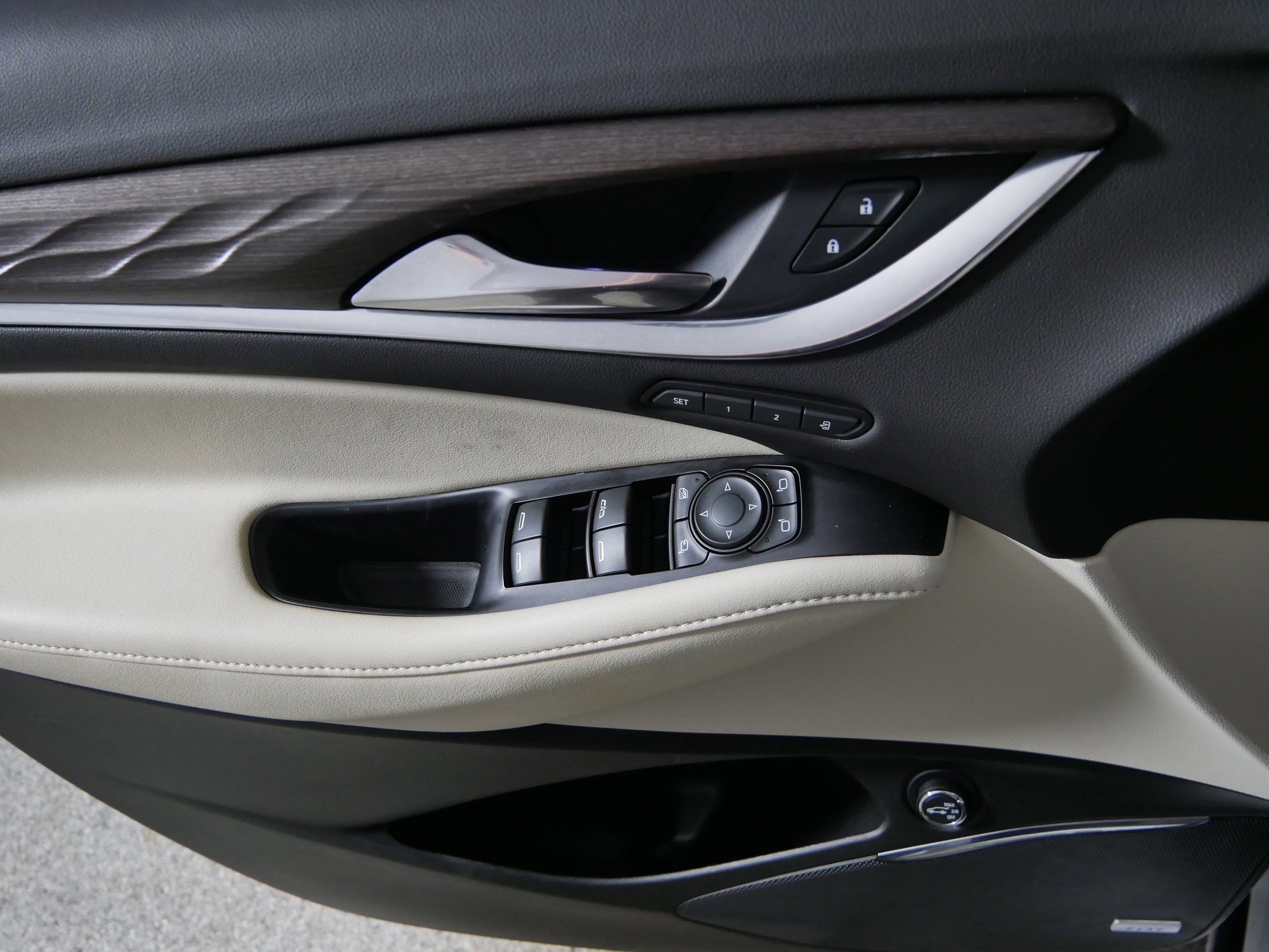 Certified 2023 Buick Enclave Avenir w/ Avenir Technology Package image 19