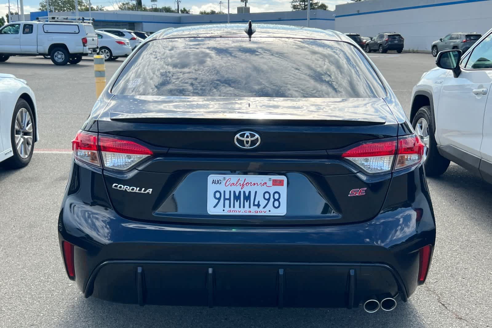 Used 2023 Toyota Corolla SE FWD image 5
