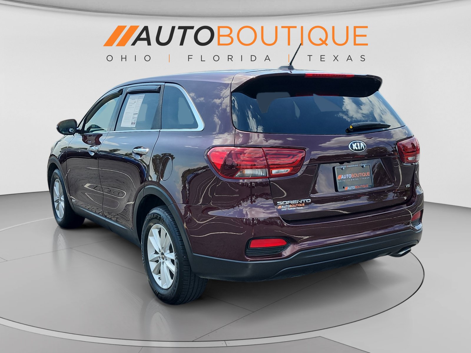 Used 2019 Kia Sorento AWD V6 image 3