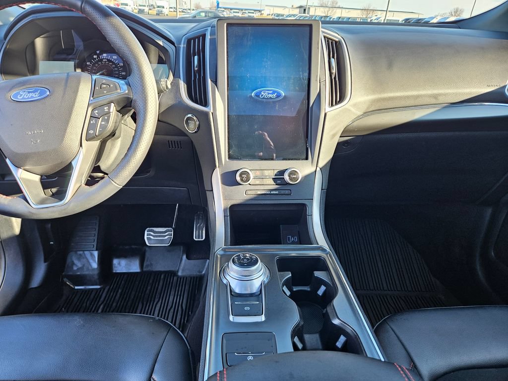 Used 2023 Ford Edge ST-Line w/ Class II Trailer Tow Package AWD/4WD image 18