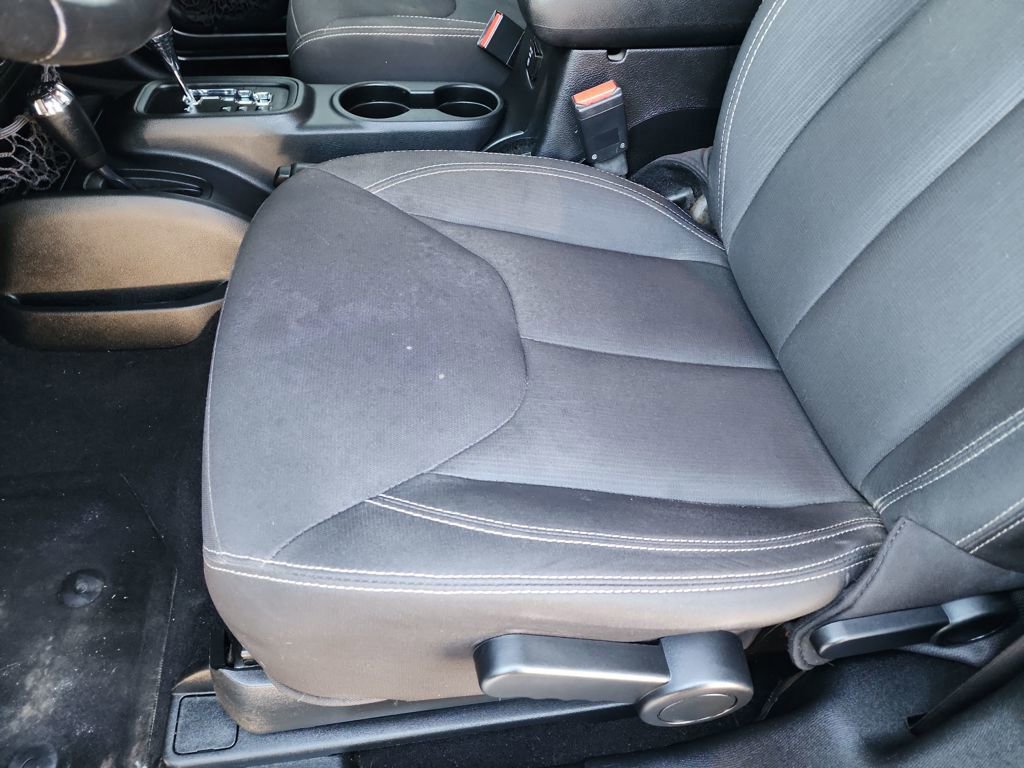 Used 2017 Jeep Wrangler Sahara w/ Connectivity Group image 16