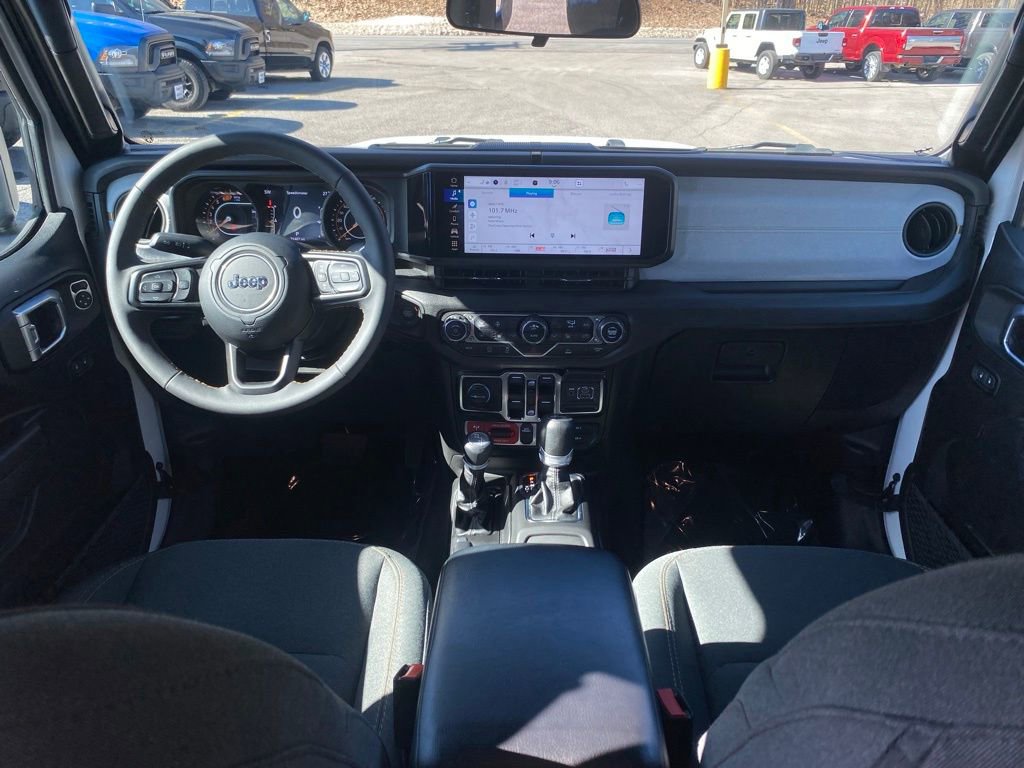 Used 2024 Jeep Wrangler Willys image 19