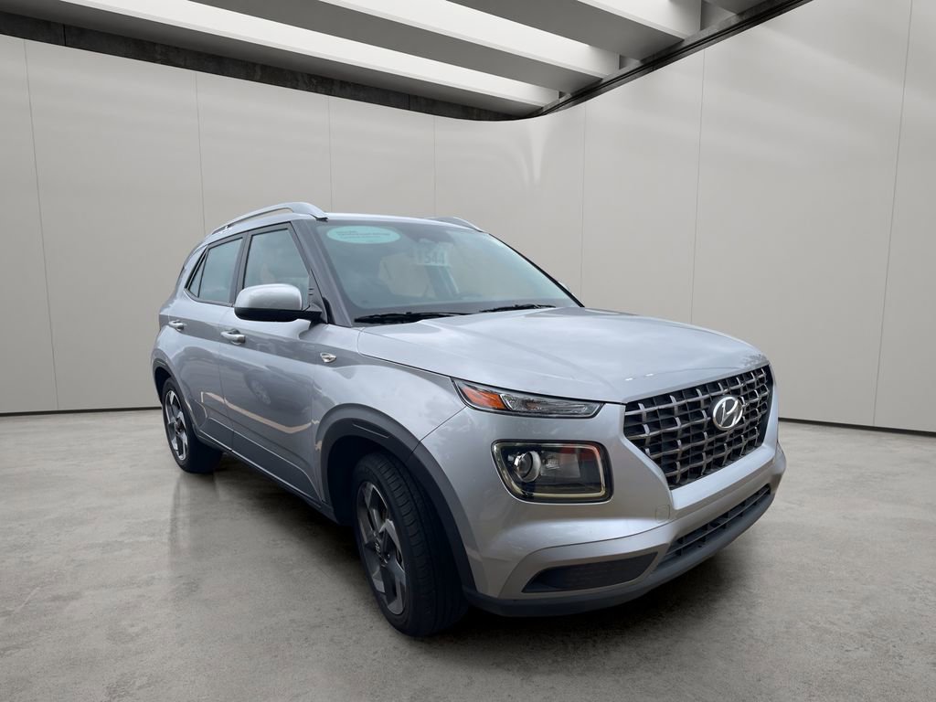 Used 2025 Hyundai Venue SEL image 8