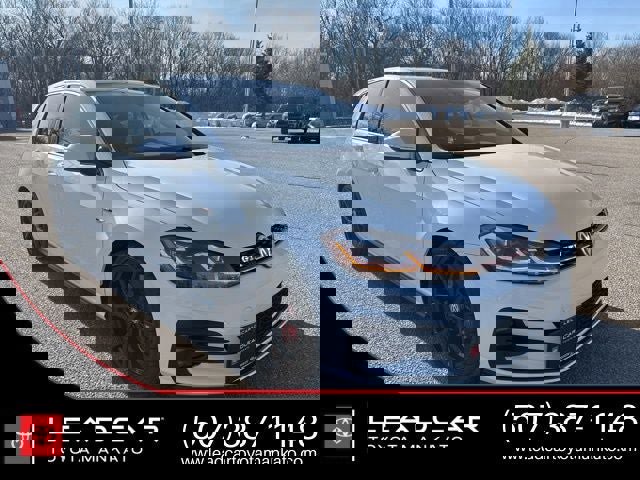 Used 2018 Volkswagen GTI SE image 3