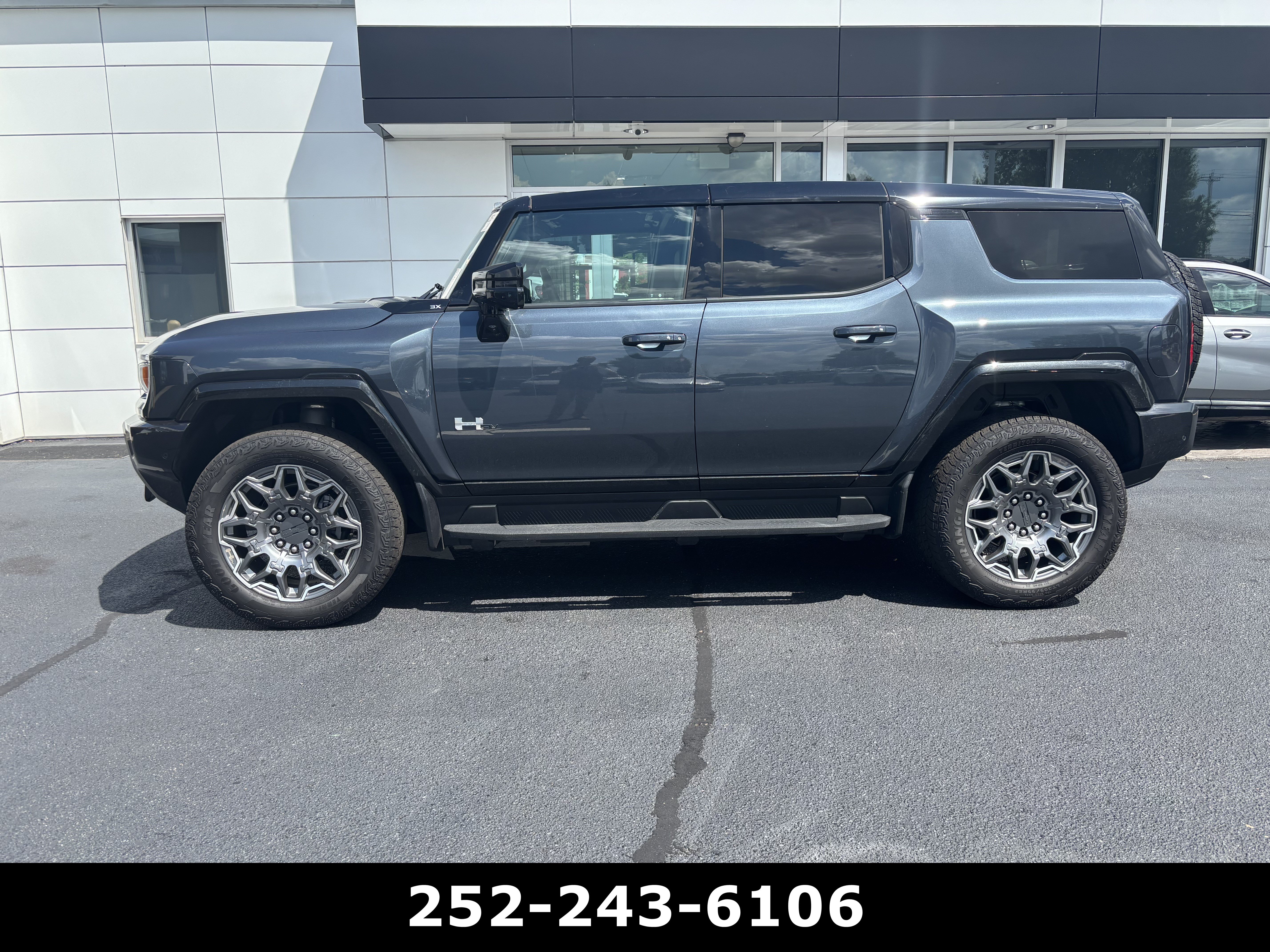 Used 2026 GMC Hummer EV SUV AWD/4WD image 4