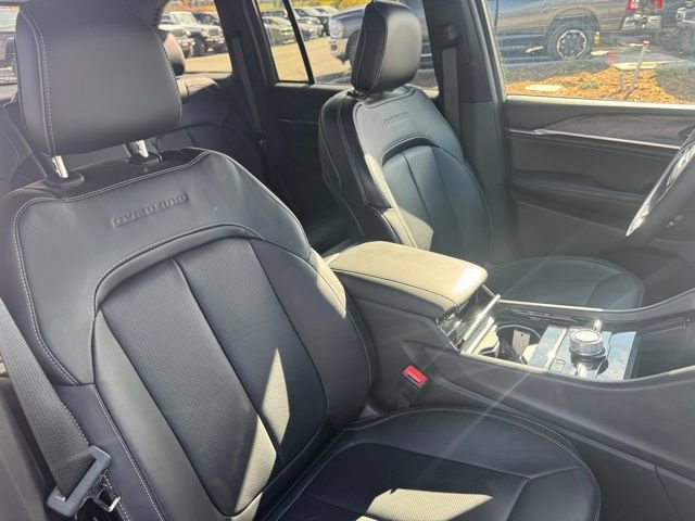 Certified 2025 Jeep Grand Cherokee Overland AWD/4WD image 24