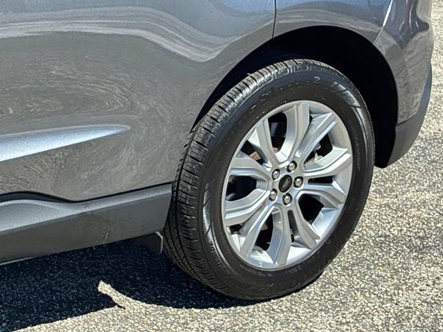 Used 2024 Ford Edge Titanium AWD/4WD image 12