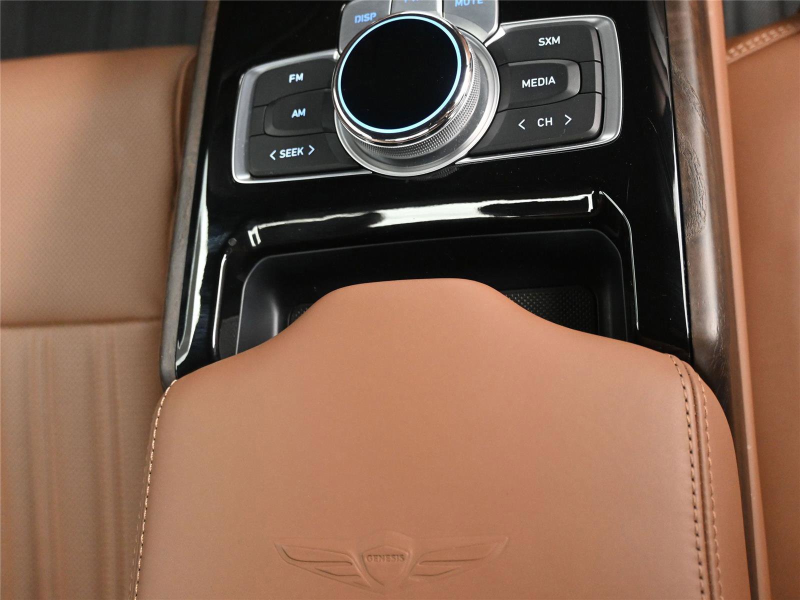 Used 2021 Genesis G90 3.3T Premium image 9