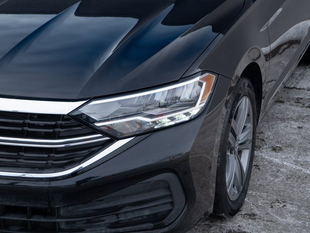 Certified 2024 Volkswagen Jetta SE w/ Panoramic Sunroof Package image 11