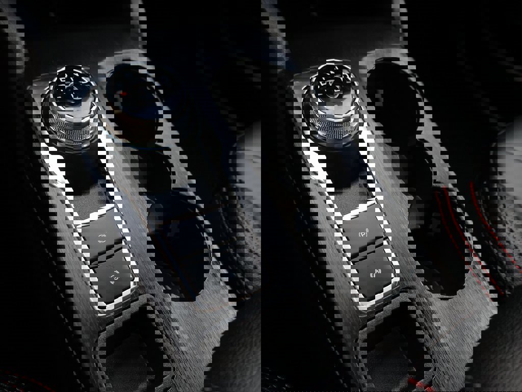 Used 2025 Ford Escape ST-Line Elite w/ Premium Technology Package image 40