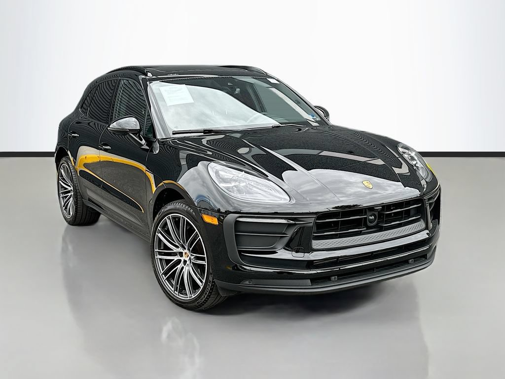 Certified 2023 Porsche Macan Turbo AWD/4WD image 7