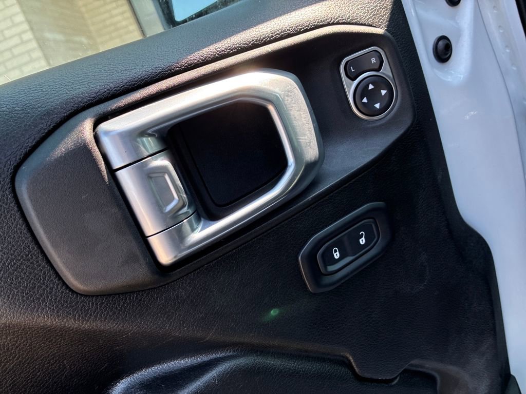 Used 2022 Jeep Gladiator Sport AWD/4WD image 12