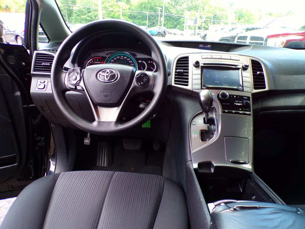 Used 2015 Toyota Venza LE AWD/4WD image 16