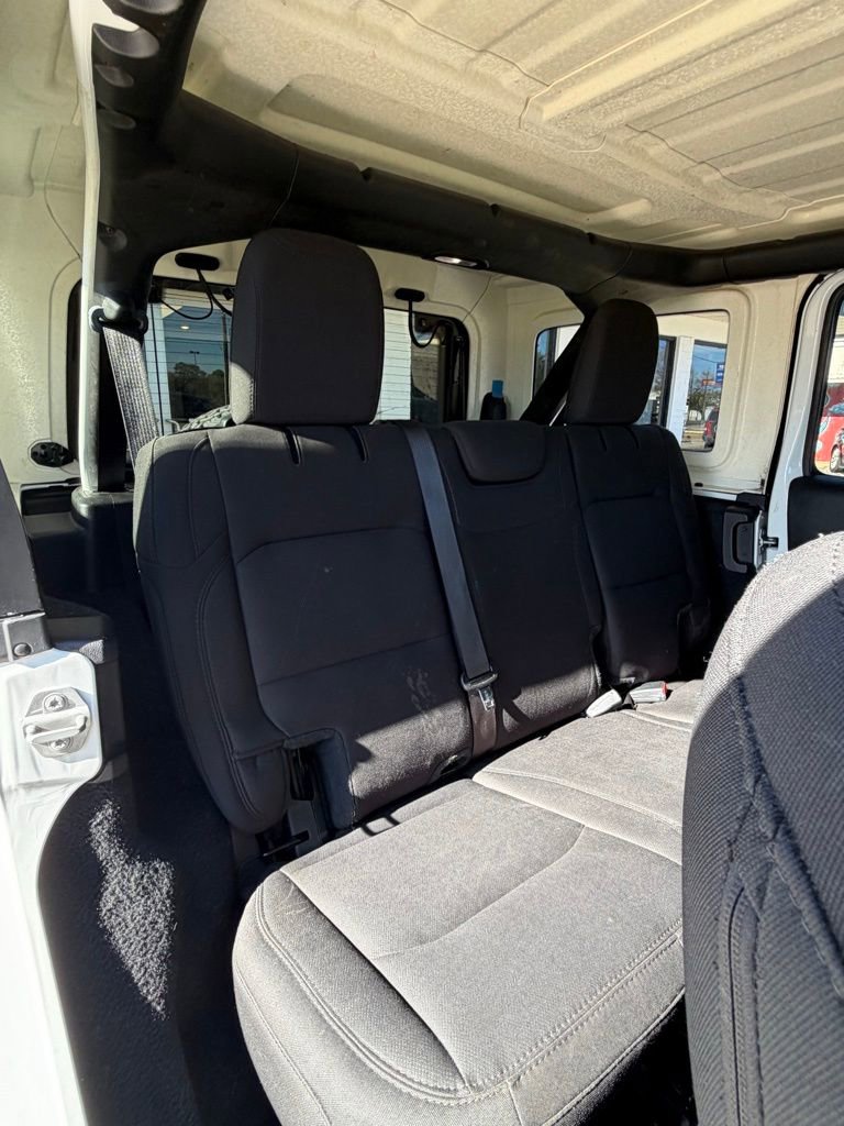 Used 2020 Jeep Wrangler Unlimited Sahara image 24