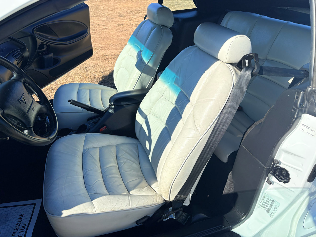 Used 1998 Ford Mustang Convertible image 32