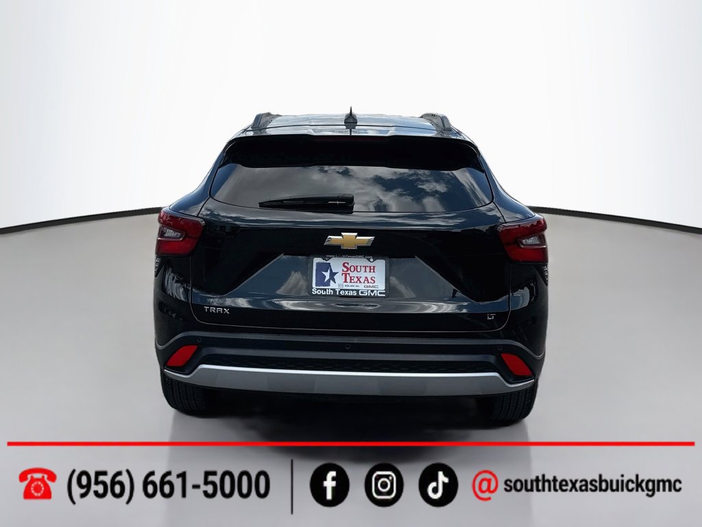 Used 2025 Chevrolet Trax LT w/ Driver Confidence Package FWD image 7