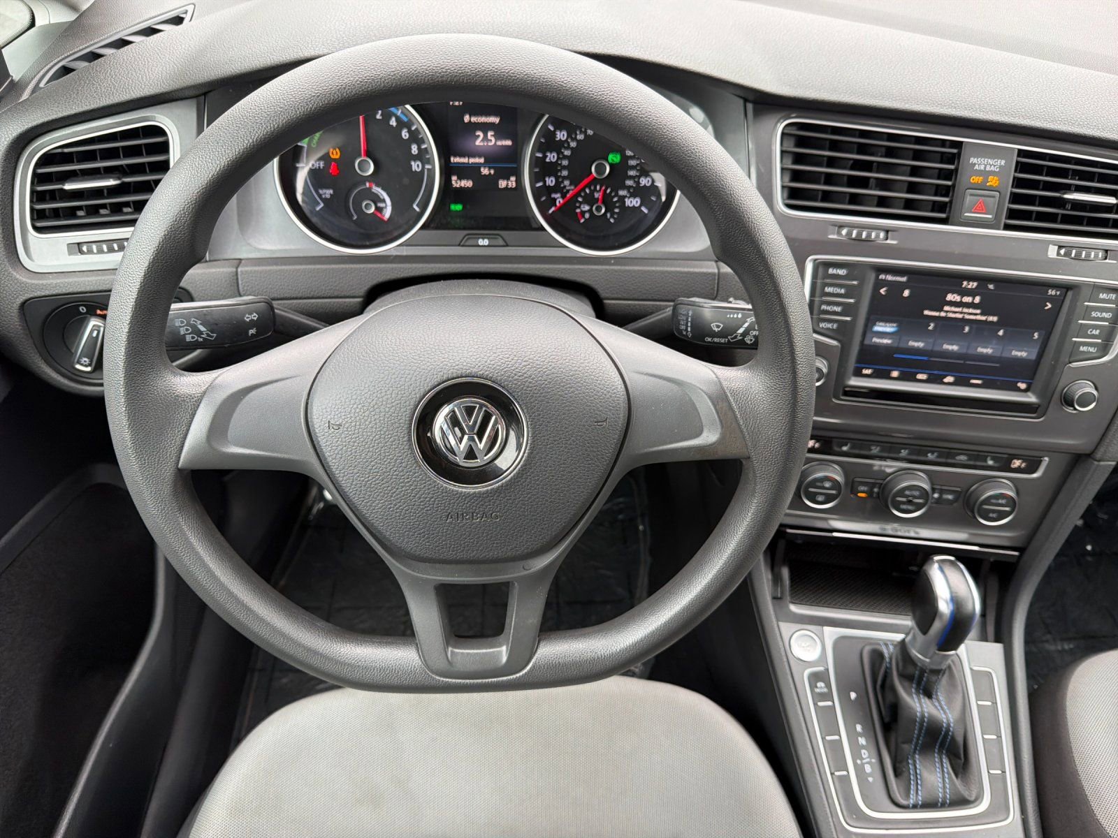 Used 2016 Volkswagen e-Golf SE w/ DC Fast Charging Package FWD image 13