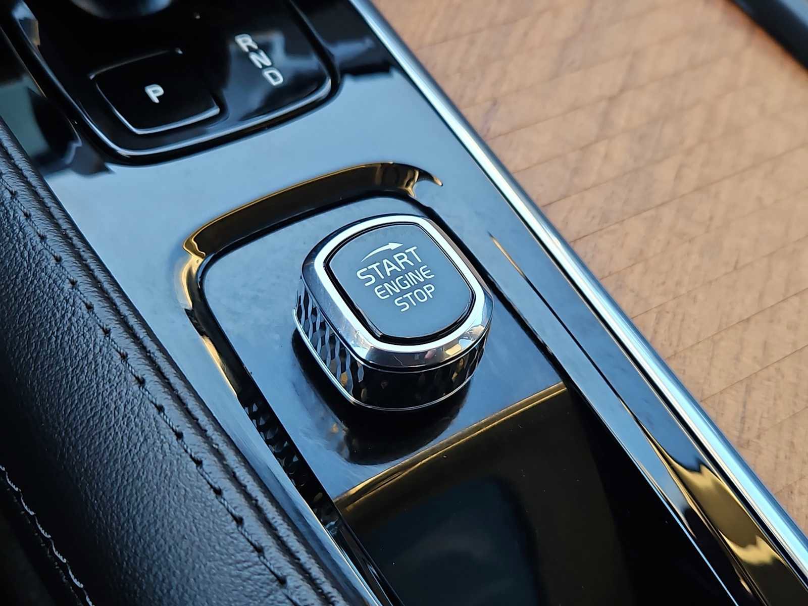 Used 2023 Volvo XC90 B6 Plus w/ Protection Package image 26