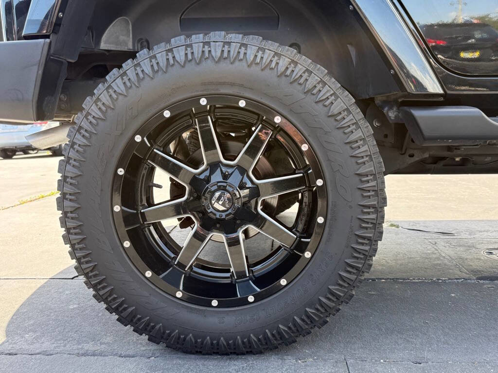 Used 2015 Jeep Wrangler Unlimited Sahara w/ Connectivity Group image 27
