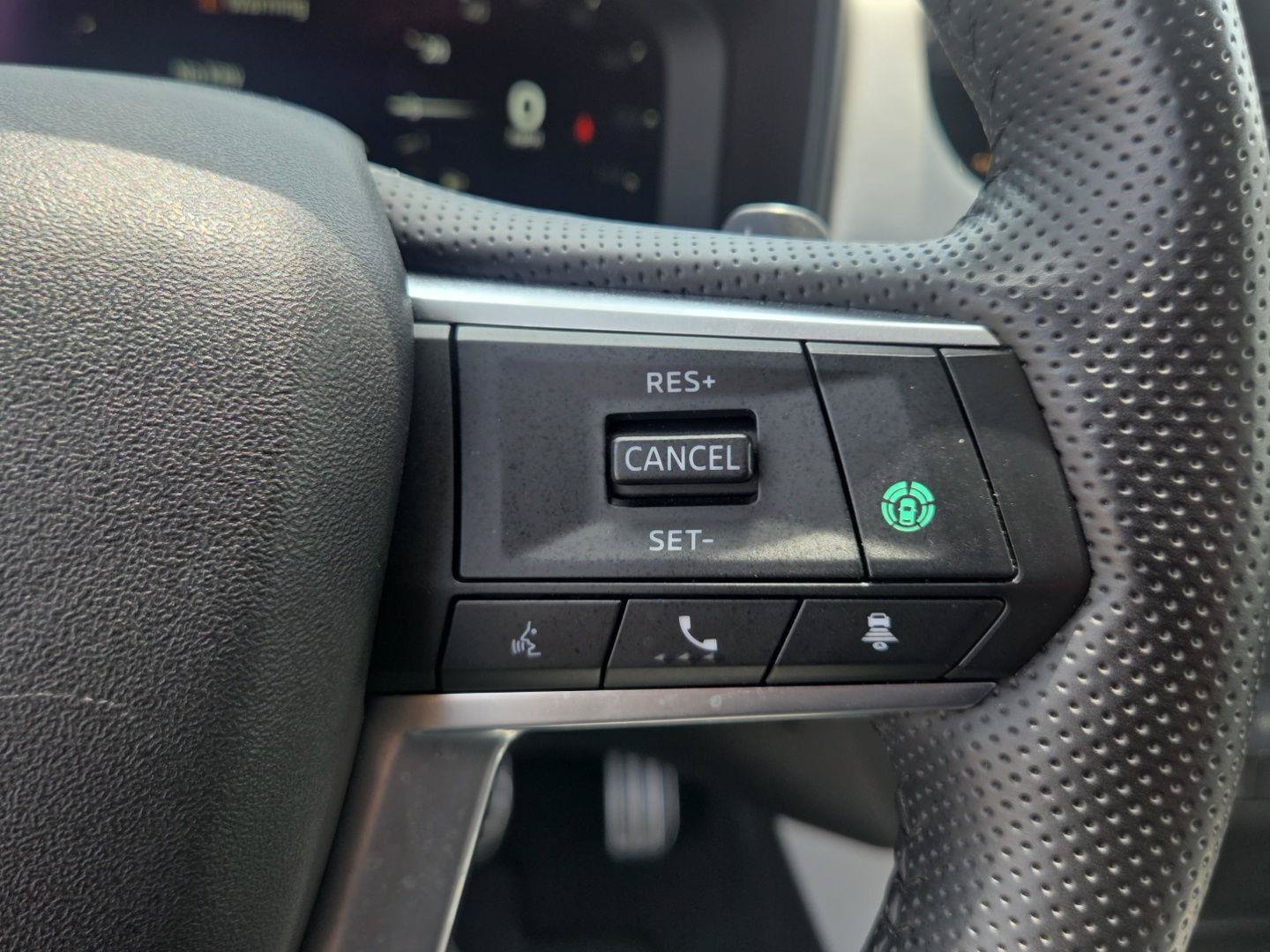 Used 2025 Mitsubishi Outlander AWD image 27